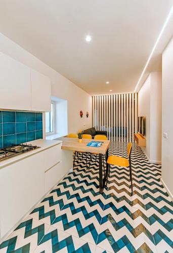 Η κουζίνα ή μικρή κουζίνα στο Davalos 14 Luxury Home