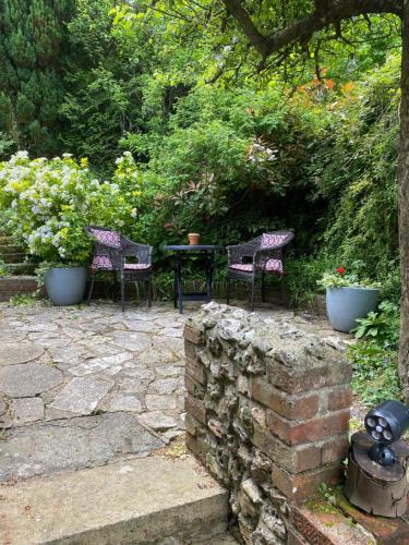 Gallery image of The Stable Loft...a cosy self contained apartment in Milton Abbas