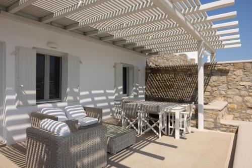 Amaris Mykonian Residenceにあるバルコニーまたはテラス