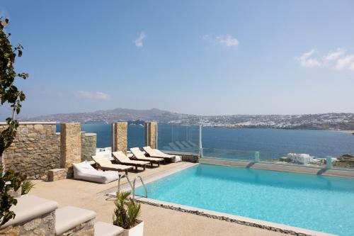 Amaris Mykonian Residenceの敷地内または近くにあるプール