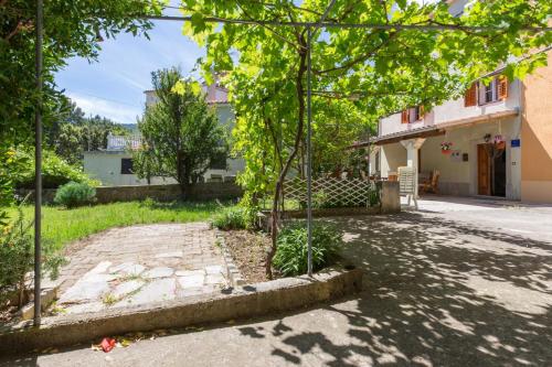 Holiday house JULIETTE 100m from the beach in Nerezine on Losinj island