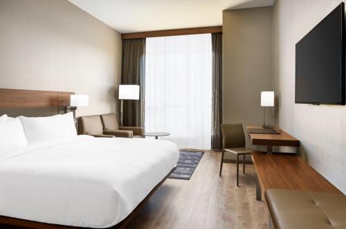 AC Hotel by Marriott San Francisco Airport/Oyster Point Waterfront Image