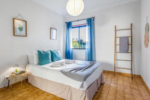 Ocean Breeze 1 BDR Flat in Portimão by LovelyStay
