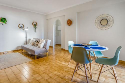 Ocean Breeze 1 BDR Flat in Portimão by LovelyStay