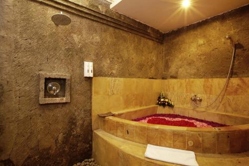 Ένα μπάνιο στο Putu Bali Villa & Spa