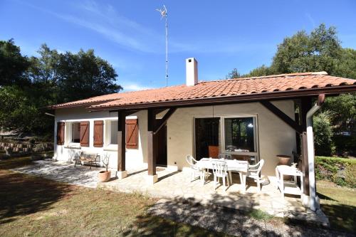 Sabilande - Seignosse situation agréable dans quartier calme et boisé proche de la plage et du lac d'hossegor