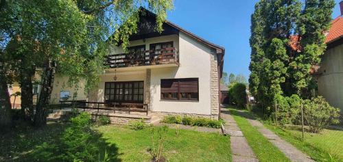 Budova, v ktorej sa apartmán nachádza