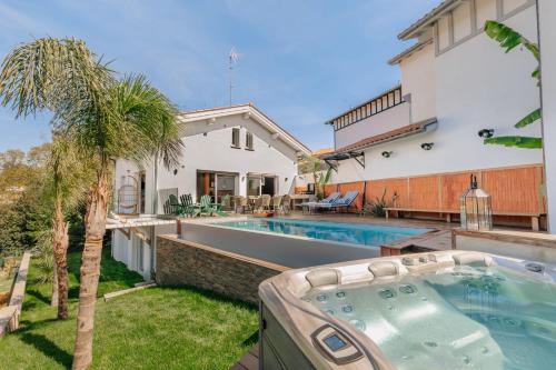 Horizonte Villa with heated pool & jacuzzi Wellness in Biarritz photo 2