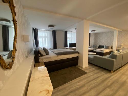 Gallery image of Hotel-Pension Adler Untertürkheim in Stuttgart