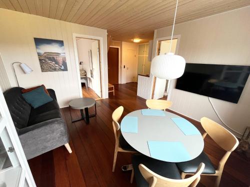 Setusvæði á Modern apartment near beach, marina & city centre