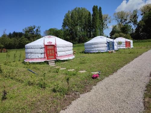 Gallery image of Camping Les insolites de la Baie in Longroy