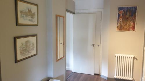  Residencia Aldosa -  Room  picture :   Shower    Bath    TV                           