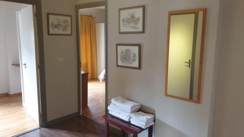  Residencia Aldosa -  Room  picture :   Shower    Bath    TV                           