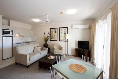 A kitchen or kitchenette at Mollymook Cove Apartments