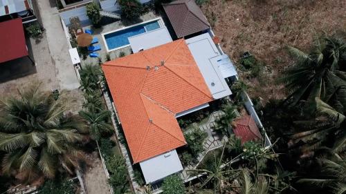 Amazing Villa with private pool, North Bali 3 minute drive from beach