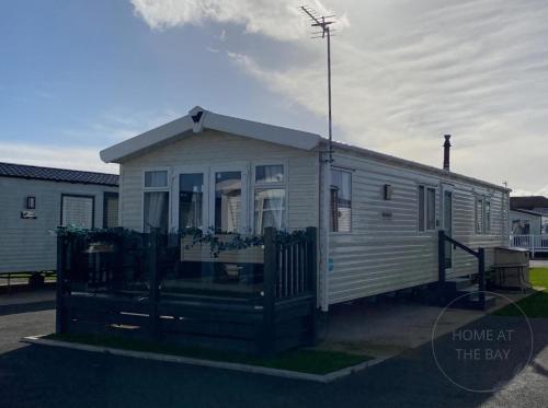 Modern Caravan at Lyons Robinhood