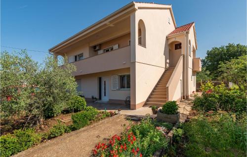 3 Bedroom Awesome Apartment In Zadar