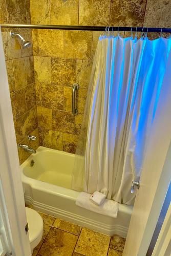Un baño de Canyon's Edge Route 66 Motel