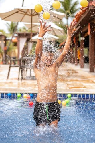 Ocaporã Hotel All Inclusiveの敷地内または近くにあるプール