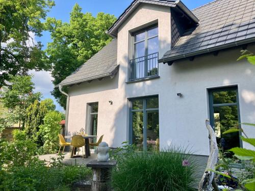 MarquardtにあるFerienhaus Ferienwohnung Potsdam DieGaLerie am Schlosspark Marquardtのギャラリーの写真