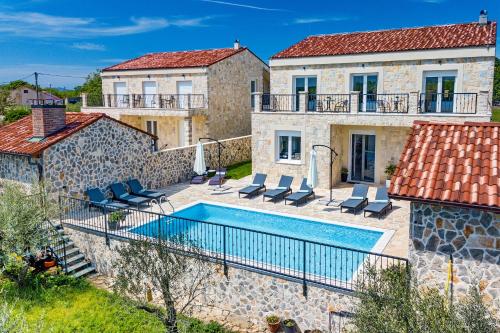 Luxury Stone villa with pool - Briševo