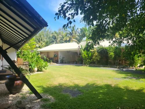 Un jardín fuera de Green Villa Moorea