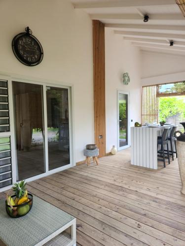 Un balcón o terraza en Green Villa Moorea