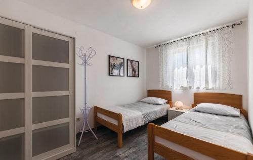 Apartments with parking space Valbandon, Fazana - 7227