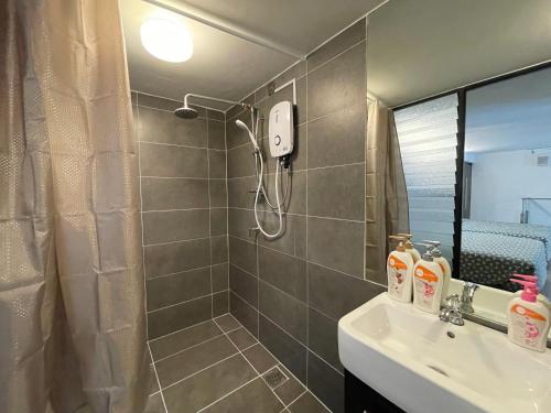 Koupelna v ubytování Studio Loft Empire Damansara Free WiFi & Parking