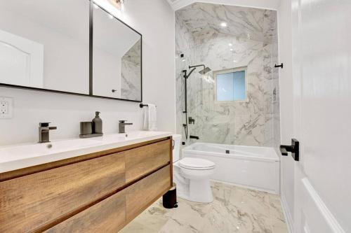 Koupelna v ubytování Blue Water Dunes Cottage