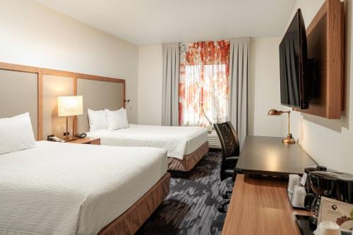Llit o llits en una habitació de Fairfield Inn & Suites San Angelo