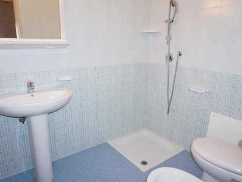 Koupelna v ubytování Villa in Caorle near Spiaggia Tartaruga