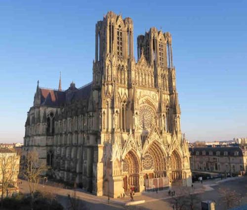 CATHÉDRALE/Cossu/Confortable/Spacieux