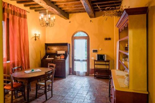 Kuchyň nebo kuchyňský kout v ubytování Agriturismo Bio Fattoria di Pietra