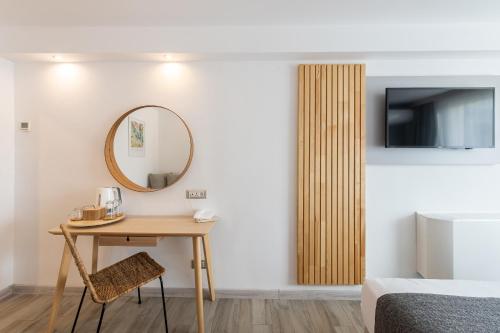 iHotel Sunny Beach — Photo of the whole room