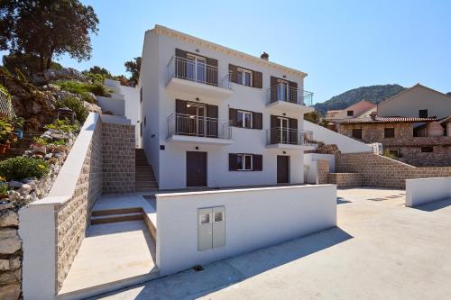 Gallery image of Green Lantern apartments Okuklje in Okuklje