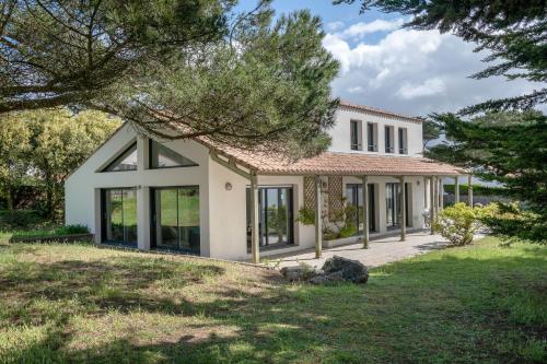Villa face Mer-Corniche de Prefailles, pour 10 personnes