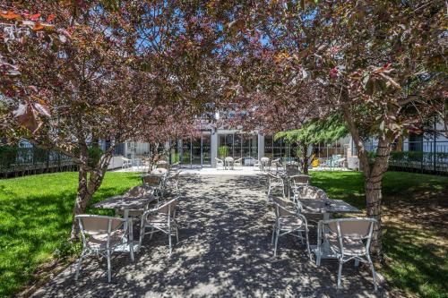 iHotel Sunny Beach — Inner courtyard view