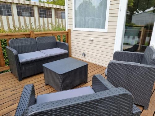 Χώρος καθιστικού στο Mobil-home 2023 RapidHome Panorama 3 chambres 6 vélos lave-vaisselle 2 piscines couvertes