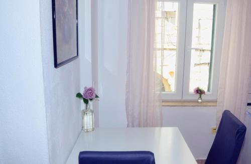 Studio City Center Apartment