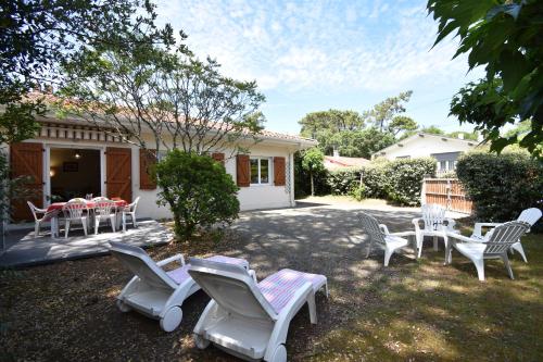 Anlga - Hossegor villa mitoyenne de plain pied rénovée avec jardinet clos et terrasse