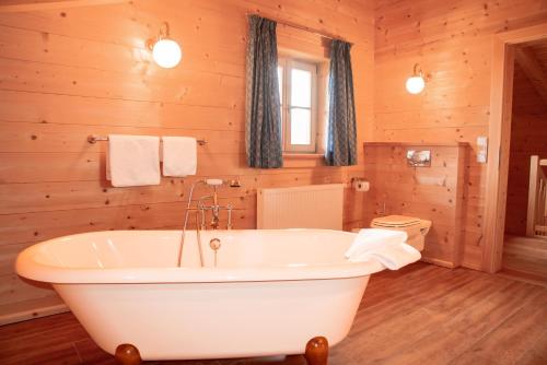 Koupelna v ubytování Chalet im Grünen in Seenähe
