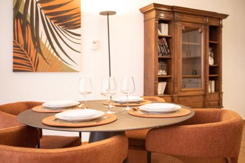 Ein Sitzbereich in der Unterkunft ColmarAppart Vauban avec Spa