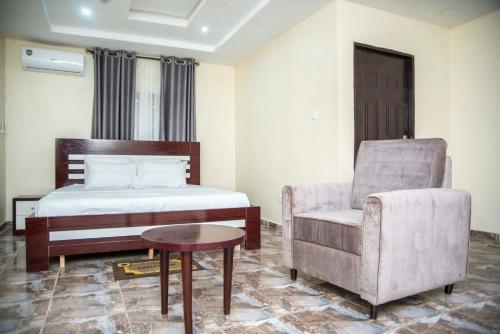Gallery image of The Embassy Apartments in Durumi