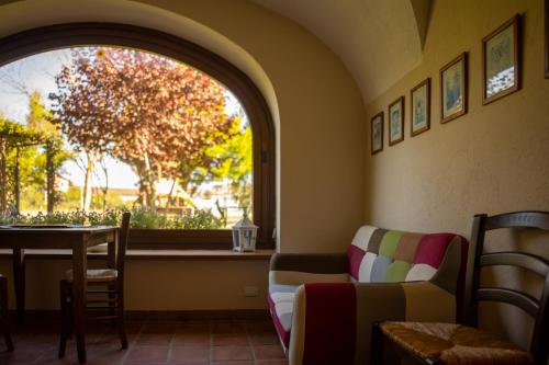 Posezení v ubytování VILLA BOTTERA with Jacuzzi in the garden Cuneo Langhe Piemonte