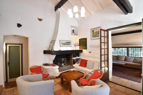 Photo de la galerie de l'établissement Grange belle - Seignosse villa indépendante sur jardin clos et boisé à seulement 800m des commerces, à Seignosse