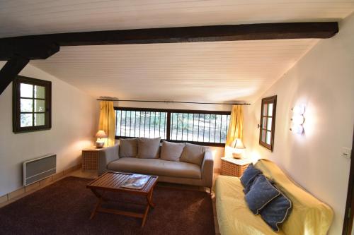 Photo de la galerie de l'établissement Grange belle - Seignosse villa indépendante sur jardin clos et boisé à seulement 800m des commerces, à Seignosse