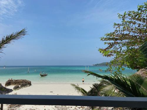 Gallery image of Boho Beachfront Cottage in Chaloklum