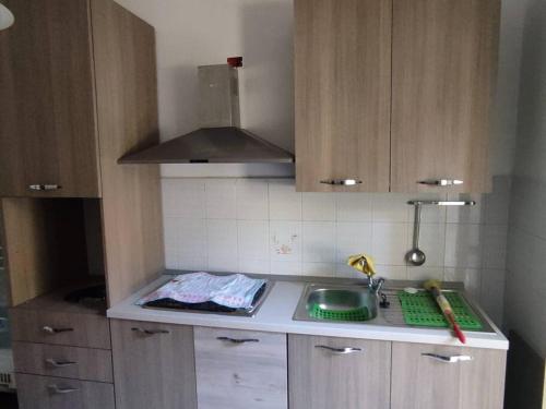 Kuchyňa alebo kuchynka v ubytovaní Appartamento a 50mt dal mare