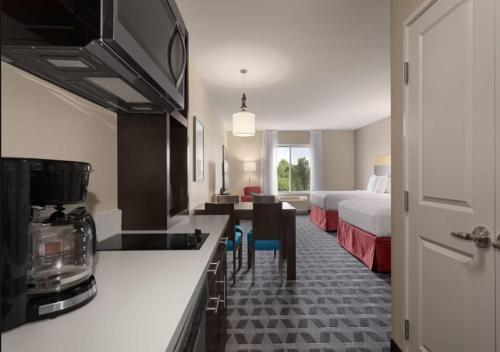 Katil atau katil-katil dalam bilik di TownePlace Suites by Marriott Lexington Keeneland/Airport